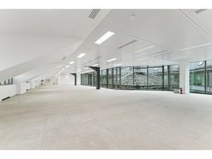 Location Local Professionnel 770m²