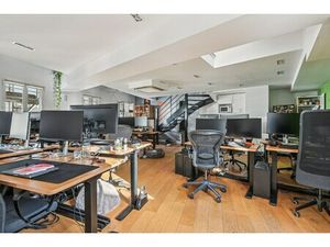 Location Local Professionnel 194m²