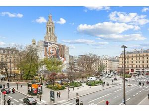 Location Local Professionnel 690m²