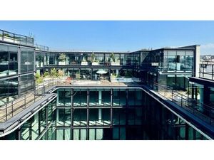 Location Local Professionnel 960m²