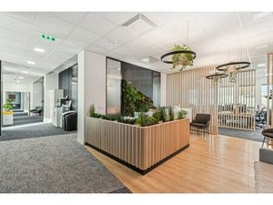 Location Local Professionnel 1 529m² PARIS 17ème