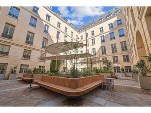 Location Local Professionnel 2 517m²