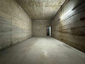 Location parking / box 1 pièce  42.00m²  Laval