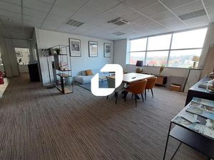 A LOUER  BEL EMPLACEMENT