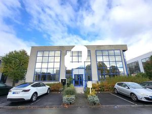 A VENDRE OU A LOUER  BATIMENT INDEPENDANT