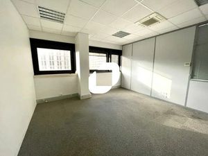 A LOUER  BAIL PRECAIRE 110m² à 180m² PART DIEU