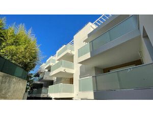 Location appartement 4 pièces 84 m² à Nîmes (30000)