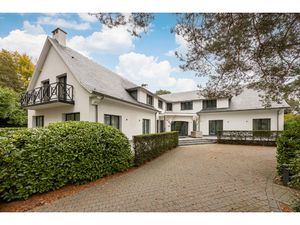 Appartement te koop in Schilde met 6 slaapkamers