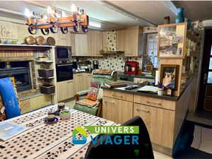 Maison avec réserve d’un droit d’usage et d’habitation à Saint-Maur-des-Bois