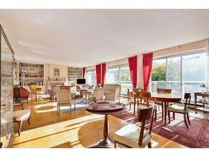 Appartement  5 pièces  à Paris