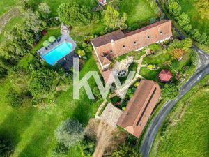 Propriété de 6 chambres sur 365 m² habitables au coeur du Lot