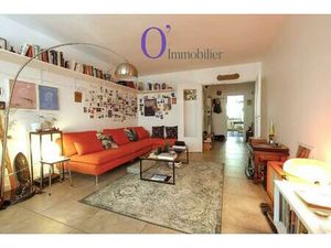 3 pièces  74 m² traversant  très bon état  confortable  caves  parking