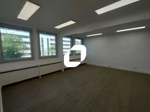 A LOUER  SURFACE PMR