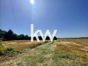 Keller Williams Millenium vend un terrain de 16 395 m² non constructible