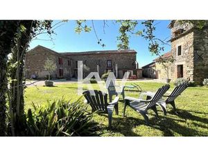 Propriété de 15 pièces (450 m²) avec Gîtes à 13 min d'ALBI