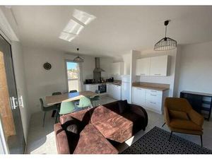 Location appartement 4 pièces 75 m² à Bordeaux (33000)
