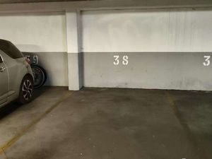 Vente Garage et parking à Rueil-Malmaison (92500) : à vendre / 12m² Rueil-Malmaison