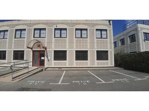 Location Local Professionnel 128m²