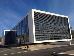 Location Local Professionnel 341m²