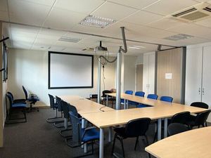 Vente bureau 173 m² Tours (37000)