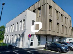 A VENDRE  BUREAUX INDEPENDANTS PROCHE AXE NANTES-RENNES