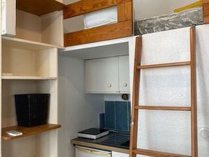 Studio meublée avec garage à vélo  tram C/E