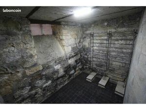 Cave Paris rue des Pyrénées