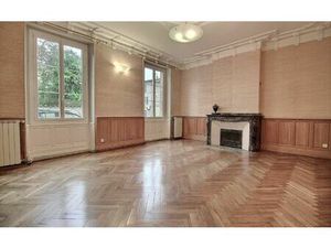 Location maison  m² T-7 à Saint-Sulpice-la-Pointe  1 695 €