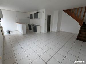ORCHAMPS - Appartement duplex - 2 chambres - Libre - 590 CC location nue