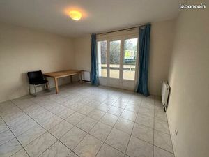 Grand Studio 25m2 à Evreux