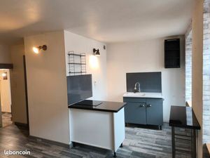 Loft à Thiers avec Garage en dessous