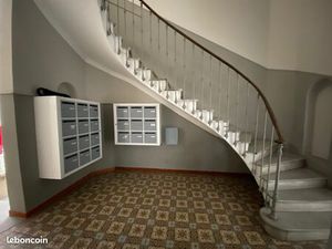 Joli studio 25 m2 Niçois Gorbella calme tram soleil étage