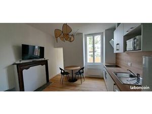 Superbe T2 de 42m2 hypercentre meublé avec Terrasse internet inclus Parking gratuit