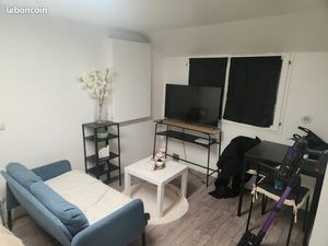 Studio meublee 5 min pied rer