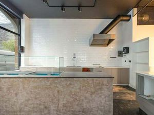 Bien professionnel à louer à Berchem € 1.750 (LIJR0) - Wellimmo | Zimmo