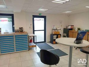 Location Bureaux et commerces à Saint-Martin-d'Hères (38400) : à louer / 200m² Saint-Marti