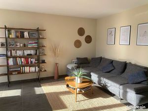 À VENDRE – Appartement T2 avec terrasse et garage – Lyon Confluence