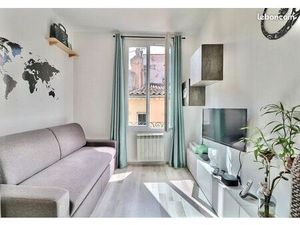 T2 plein sud  très calme  au cœur du centre-ville