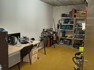 À VENDRE – BOX / LOCAL PROFESSIONNEL 14 m²