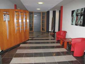 Wavre Dion-Valmont   bureau de plein pied 47 m2 avec parking