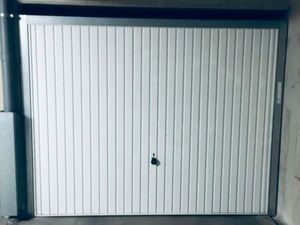 Toujours Disponible Grand garage 135 avenue de Pérouse 8 bld Ferdinand de Lesseps vendu lo