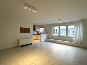 Verzorgd appartement met twee slaapkamers en ruim terras ...