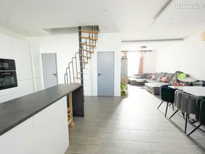 ? Maison familiale T4 rénovée en 2022 – 94 m² – 3 chambres dont suite parentale – Grigny (