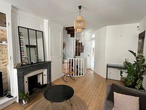 Rare en plein centre de Chasselay : charmante maison de ville avec cachet – 4 pièces  72 m