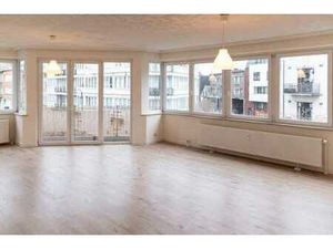 Lumineux appartement de coin avec terrasse