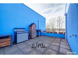 Lyon 9e la duchere au calme: duplex parfait etat avec terrasses et box double