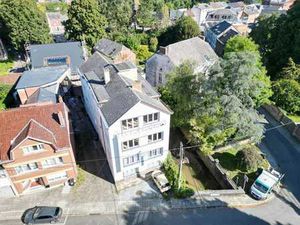 INVESTISSEMENT ! Appartement à rénover avec grande terrasse