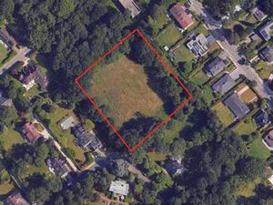 terrain de 7.081 m2 situé dans une zone naturelle