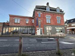 Immeuble mixte d'angle