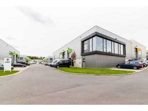 UNIQUE | Entrepôt 276 m² + bureaux 103 m² | 8P